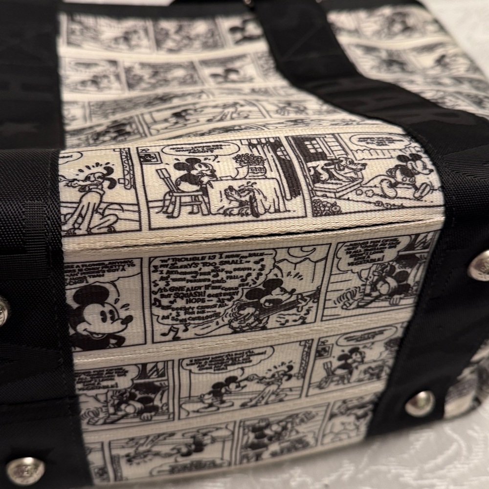 Disney Harveys Couture Tote🖤 - Picture 11 of 11